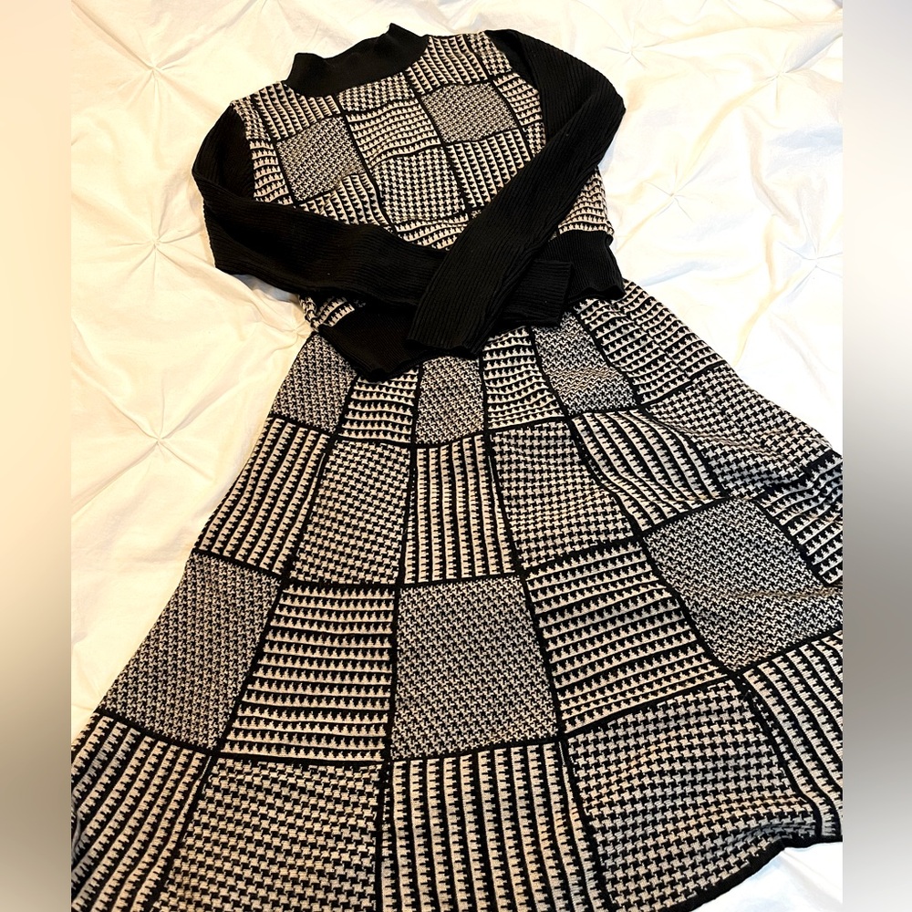 And Couture Patterned Sweater Skirt Set Size M